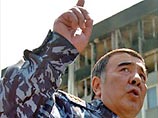 Сопровождать гостей президент Каримов поручил министру внутренних дел Закиру Алматову, который в рамках поставленной перед ним задачи добросовестно попытался преподнести "объективную картину" трагических событий недельной давности Сопровождать гостей президент Каримов поручил министру внутренних дел Закиру Алматову, который в рамках поставленной перед ним задачи добросовестно попытался преподнести "объективную картину" трагических событий недельной давности