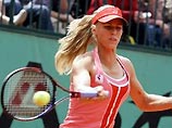 Первой из россиянок вышла во второй круг French Open Елена Дементьева. Посеянная под четвертым номером Дементьева в первом круге со счетом 6:3, 6:3 обыграла Барбару Стрычову из Чехии Первой из россиянок вышла во второй круг French Open Елена Дементьева. Посеянная под четвертым номером Дементьева в первом круге со счетом 6:3, 6:3 обыграла Барбару Стрычову из Чехии