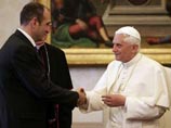 Принимая македонского премьера Владо Буковского, Папа Римский призвал его страну "доверительно открыться Европе и внести тем самым неоценимый вклад в ее духовное и культурное наследие"