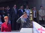 Грузия отмечает День независимости: Саакашвили принимает парад вместе с Вике-Фрейбергой Грузия отмечает День независимости: Саакашвили принимает парад вместе с Вике-Фрейбергой