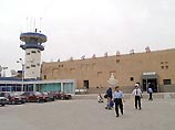 В Китае при взлете самолета из отсека шасси выпал и разбился 15-летний подросток В Китае при взлете самолета из отсека шасси выпал и разбился 15-летний подросток