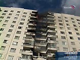 В центре Москвы горят 10 этажей в 17-этажном жилом доме, жильцы эвакуированы