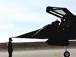 Пентагон направил в Южную Корею 15 боевых самолетов-"невидимок" F-117A Nighthawk, объявлено в Вашингтоне. При этом официальный представитель военного ведомства отметил, что речь идет "о нормальном упорядочивании вооруженных сил" в западном районе Тихоокеа