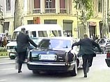Проводника "революции роз" Джорджа Сороса закидали яйцами в Тбилиси (ФОТО) Проводника "революции роз" Джорджа Сороса закидали яйцами в Тбилиси (ФОТО)