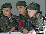 В России снова стали заниматься "военно-патриотическим" воспитанием молодежи В России снова стали заниматься "военно-патриотическим" воспитанием молодежи