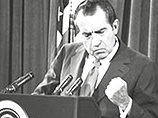Уотергейтский скандал вынудил президента США Ричарда Никсона, совсем недавно переизбранного на второй срок, досрочно уйти со своего поста,