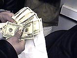 Несколько месяцев назад оперативникам Центрального РУБОП стало известно, что в Москве действует преступная группа, специализирующаяся на сбыте фальшивых долларов.