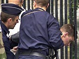 Во Франции полиция задержала молодого человека, одетого в футболку с бен Ладеном Во Франции полиция задержала молодого человека, одетого в футболку с бен Ладеном
