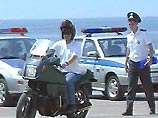 В Краснодарском крае милиционеры начали патрулировать пляжи на велосипедах, а улицы - на мопедах