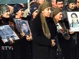 Около 30 представительниц Комитета матерей Беслана объявили голодовку. По их мнению, все, кто руководил Северной Осетией в сентябре прошлого года, должны уйти в отставку