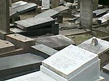В британском городе Манчестер нападению вандалов подверглось еврейское кладбище. По мнению полиции, инцидент имеет расовую подоплеку