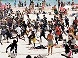 По разным данным, от 400 до 500 молодых людей превратили пляж Каркавелош в 20 км к западу от Лиссабона в арену настоящего побоища. В пятницу толпа молодчиков напала и ограбила отдыхающих на одних их самых популярных мест отдыха Португалии