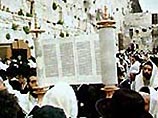 Шавуот, что в переводе с иврита означает "недели", отмечается ровно через семь недель после еврейской Пасхи
