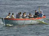 Водолазы ищут в Неве тела пятерых пропавших курсантов Водолазы ищут в Неве тела пятерых пропавших курсантов