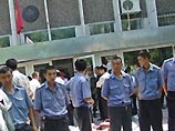 На избирательный штаб и.о. президента Киргизии совершено нападение На избирательный штаб и.о. президента Киргизии совершено нападение
