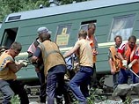 У следствия есть подозреваемые из числа чеченских террористов, отмечает "Коммерсант", хотя эта версия и не является основной: почерк не тот. К тому же "экстремисты крайне редко рискуют жизнью своих соплеменников У следствия есть подозреваемые из числа чеченских террористов, отмечает "Коммерсант", хотя эта версия и не является основной: почерк не тот. К тому же "экстремисты крайне редко рискуют жизнью своих соплеменников