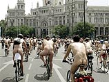 По Испании прокатились демонстрации "велонудистов"