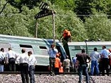С одной стороны, террористов пытались найти, опросив жителей ближайших дачных поселков. С другой, эксперты-взрывотехники пытались вычислить создателя бомбы "по почерку" и выйти на экстремистов таким образом С одной стороны, террористов пытались найти, опросив жителей ближайших дачных поселков. С другой, эксперты-взрывотехники пытались вычислить создателя бомбы "по почерку" и выйти на экстремистов таким образом