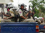 В Камбодже шестеро вооруженных людей захватили и удерживают в школе 40 заложников