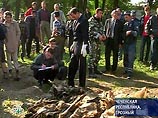 Правительство Чечни, посаженное Москвой, в среду признало, что на территории республики имеется более 50 коллективных могил