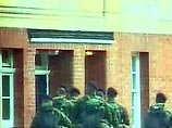 Репортер с муляжом бомбы мог "взорвать" принца Гарри в военной академии (ВИДЕО, ФОТО) Репортер с муляжом бомбы мог "взорвать" принца Гарри в военной академии (ВИДЕО, ФОТО)