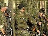 В Чечне в Новых Атагах федеральные силы раздавили бронетехникой дом с боевиками В Чечне в Новых Атагах федеральные силы раздавили бронетехникой дом с боевиками