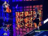 Церемония открытия в зале началась по традиции с представления призов фестиваля. Их пять: серебряные статуэтки Святой Георгий за лучшую женскую и мужскую роли, за лучшую режиссерскую работу, специальный приз жюри и главный приз фестиваля - золотой Георгий Церемония открытия в зале началась по традиции с представления призов фестиваля. Их пять: серебряные статуэтки Святой Георгий за лучшую женскую и мужскую роли, за лучшую режиссерскую работу, специальный приз жюри и главный приз фестиваля - золотой Георгий