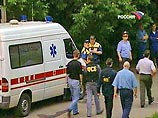 "По факту обнаружения взрывного устройства возбуждено уголовное дело по статьям 30 и 105 часть 2 УК РФ (покушение на убийство общественно опасным способом)", - сказал прокурор. По его словам, в настоящее время взрывное устройство обезврежено "По факту обнаружения взрывного устройства возбуждено уголовное дело по статьям 30 и 105 часть 2 УК РФ (покушение на убийство общественно опасным способом)", - сказал прокурор. По его словам, в настоящее время взрывное устройство обезврежено