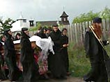 В Румынии священник убил монашку, распяв ее на кресте (ФОТО)