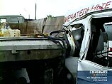 В Москве маршрутное такси врезалось в грузовик: 3 погибших, 11 раненых (ФОТО) В Москве маршрутное такси врезалось в грузовик: 3 погибших, 11 раненых (ФОТО)