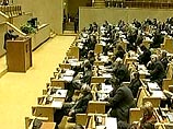 В резолюции Сейма выражается надежда, что РФ, справедливо оценив "последствия советской оккупации и ущерб, нанесенный оккупационным режимом", возместит этот ущерб, с учетом закона от 13 июня 2000 года, принятого литовским парламентом