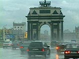Из-за проливного дождя в Москве подтоплены дороги