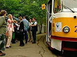 Теперь для проезда в метро, автобусах, троллейбусах и трамваях москвичам-льготникам необходимо иметь "Социальную карту москвича" или "Временный единый социальный билет на 20 дней" Теперь для проезда в метро, автобусах, троллейбусах и трамваях москвичам-льготникам необходимо иметь "Социальную карту москвича" или "Временный единый социальный билет на 20 дней"