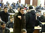 Многие молодые люди, прибывшие из Азии и Африки на учебу, готовы навсегда уехать из России, если правоохранительные органы не займутся всерьез их безопасностью. Немало студентов, плативших большие суммы за обучение, действительно покинули страну Многие молодые люди, прибывшие из Азии и Африки на учебу, готовы навсегда уехать из России, если правоохранительные органы не займутся всерьез их безопасностью. Немало студентов, плативших большие суммы за обучение, действительно покинули страну