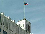 Впервые бюджет запланирован бездефицитным, то есть доходы и расходы федеральной казны равны. Они исчисляются в сумме 1 трлн. 193,5 млрд. рублей или 15,4% ВВП Впервые бюджет запланирован бездефицитным, то есть доходы и расходы федеральной казны равны. Они исчисляются в сумме 1 трлн. 193,5 млрд. рублей или 15,4% ВВП