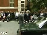 Королева посетила раненых и пообещала, что террористам не удастся изменить британский образ жизни Королева посетила раненых и пообещала, что террористам не удастся изменить британский образ жизни
