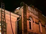 В центре Москвы сгорело двухэтажное здание старой постройки. Как сообщил РИА "Новости" дежурный ГО и ЧС города Москвы, возгорание произошло по адресу Кривоколенный переулок, дом 10 корпус 5