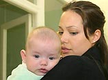 Анджелина Джоли отказалась от малыша из России, которого хотела усыновить