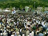 Памятная церемония, посвященная 10-летию событий в боснийском населенном пункте Сребреница, проходит в понедельник в мемориальном центре Поточари