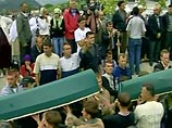 В боснийской Сребренице поминают погибших в этнических чистках В боснийской Сребренице поминают погибших в этнических чистках