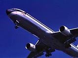 Пилот Boeing решил сфотографировать своего коллегу на другом лайнере на высоте 9 км и едва не столкнулся с другим Boeing Пилот Boeing решил сфотографировать своего коллегу на другом лайнере на высоте 9 км и едва не столкнулся с другим Boeing
