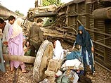 В Пакистане столкнулись три поезда: 300 погибших и тысячи раненых В Пакистане столкнулись три поезда: 300 погибших и тысячи раненых