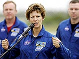 Командиром экипажа шаттла Discovery стала преподавательница математики и мать двоих детей Командиром экипажа шаттла Discovery стала преподавательница математики и мать двоих детей