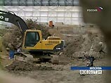 Еще 10 июля на месте снесенной гостиницы "Москва" при проведении строительных работ были обнаружены ящики с тротилом - всего более тонны тротила