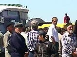 Более 100 жителей Бороздиновской покинули ее и снова разбили лагерь на границе Чечни и Дагестана Более 100 жителей Бороздиновской покинули ее и снова разбили лагерь на границе Чечни и Дагестана