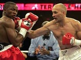 Кармазин завоевал титул чемпиона мира в весе 69,85 кг 14 июля в Лас-Вегасе, выиграв по очкам в 12 раундах у Касима Оумы из Уганды, однако пояс получил почти через неделю после боя Кармазин завоевал титул чемпиона мира в весе 69,85 кг 14 июля в Лас-Вегасе, выиграв по очкам в 12 раундах у Касима Оумы из Уганды, однако пояс получил почти через неделю после боя