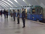 В Москве на "Пушкинской" мужчина упал на рельсы. Поезда не ходят в сторону "Выхино"