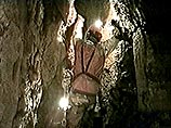 Российского спелеолога, сорвавшегося в абхазской пещере, начали  поднимать на поверхность