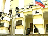 Помощник Главкома ВМФ России Игорь Дыгало опроверг появившиеся в ряде СМИ сообщения о том, что на подводной лодке "Курск" могло быть не 118, как ранее объявлялось флотским командованием, а 130 человек. Помощник Главкома ВМФ России Игорь Дыгало опроверг появившиеся в ряде СМИ сообщения о том, что на подводной лодке "Курск" могло быть не 118, как ранее объявлялось флотским командованием, а 130 человек.