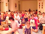 Десять тысяч буддистов в более чем 45 странах мира с 24 по 27 июля3 дня и три ночи одновременно медитировали для увеличения Сочувствия и Понимания на Земле